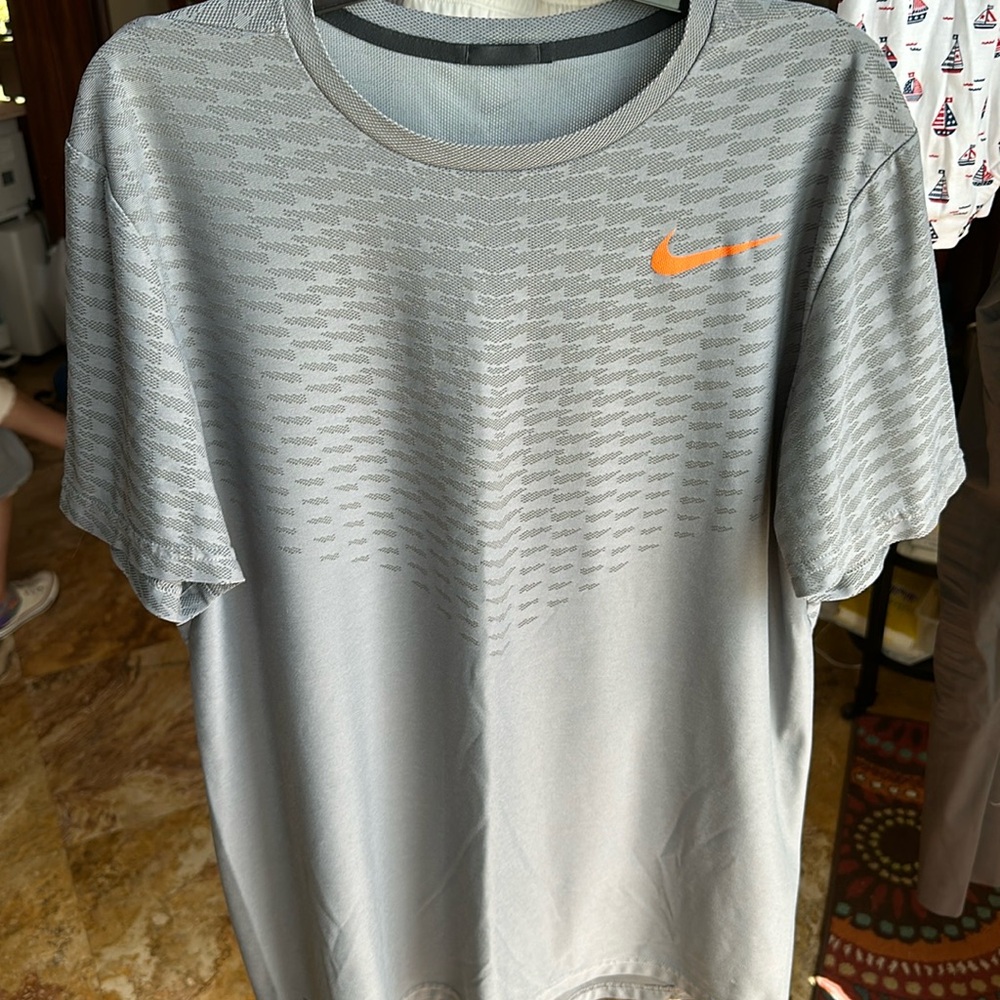 Nike workout top